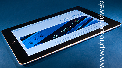 iPad mit der Website www.eltronic-design.de